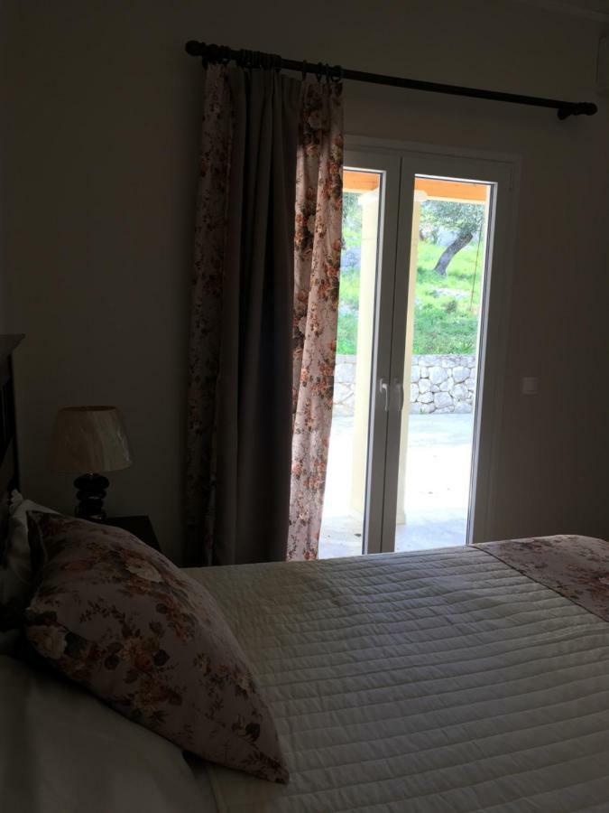 The Olive Grove House Villa คัสซิโอปี ภายนอก รูปภาพ