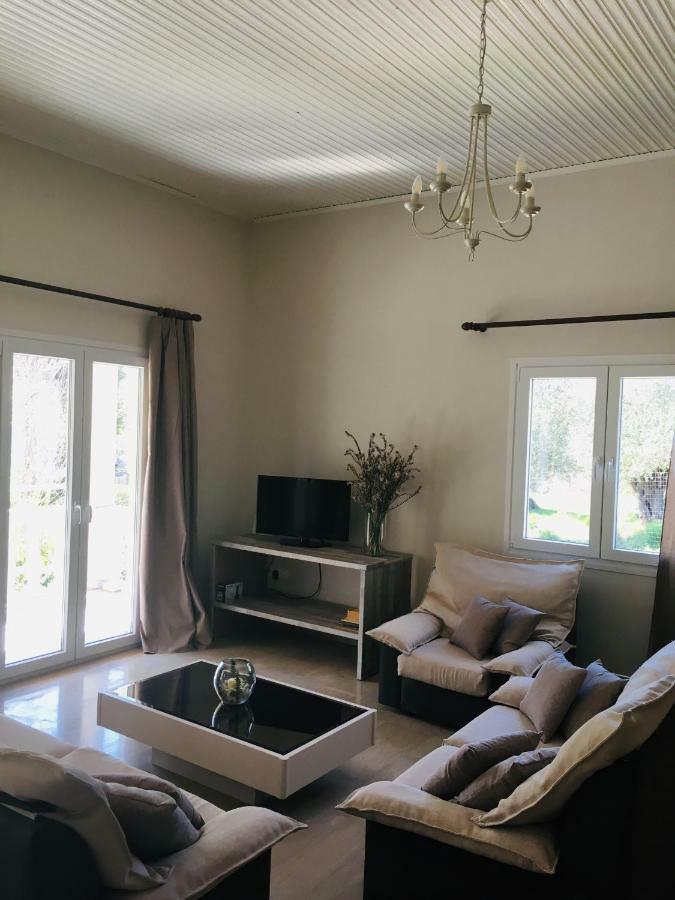 The Olive Grove House Villa คัสซิโอปี ภายนอก รูปภาพ
