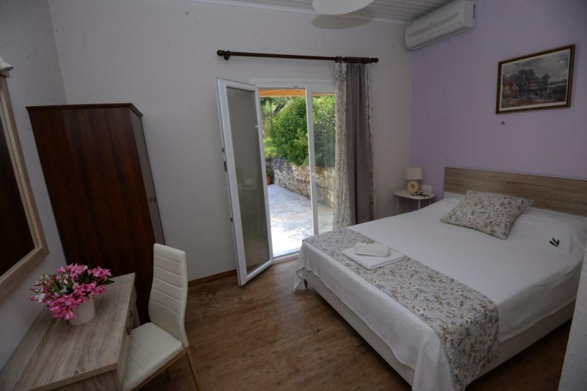 The Olive Grove House Villa คัสซิโอปี ภายนอก รูปภาพ