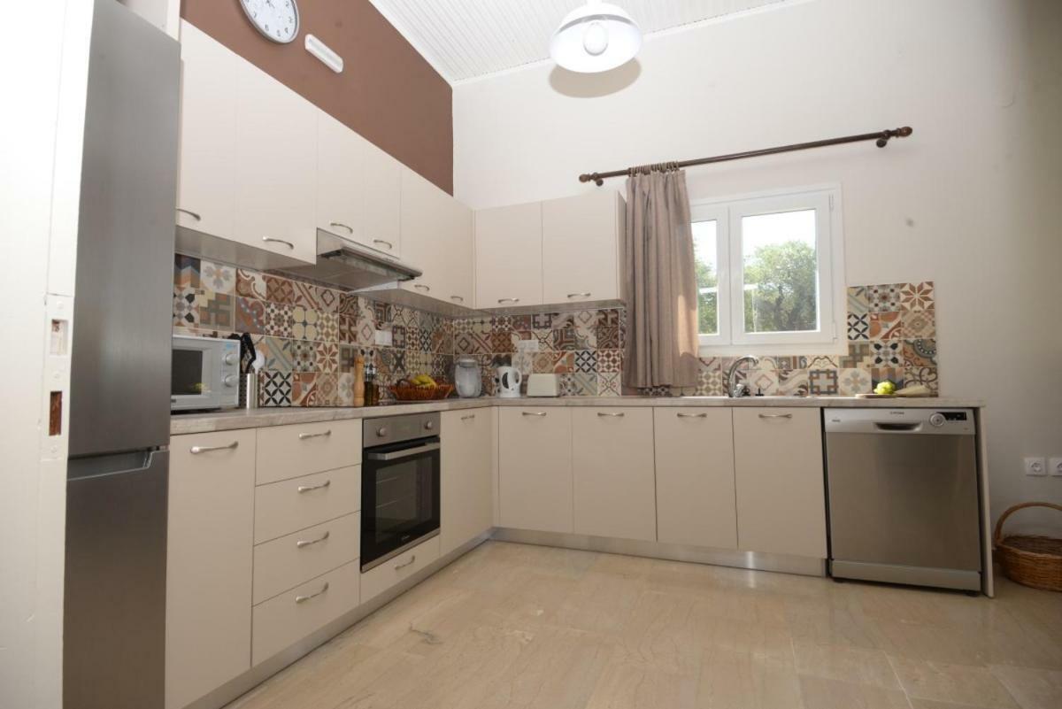 The Olive Grove House Villa คัสซิโอปี ภายนอก รูปภาพ